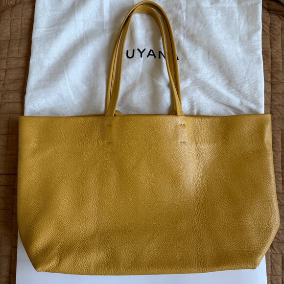 Cuyana Classic Easy Tote Daffodil Yellow - Picture 1 of 15